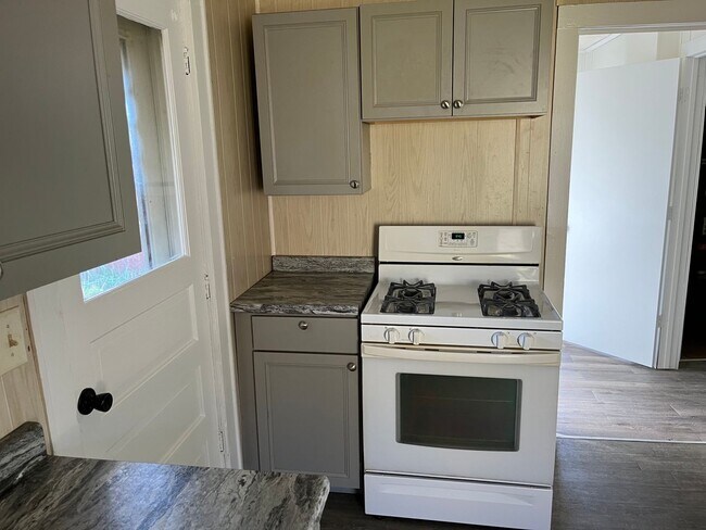 Foto del edificio - 2 Bedroom/1 Bathroom East Peoria Home for ...
