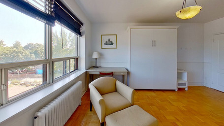 Living Area - 710 Spadina Av