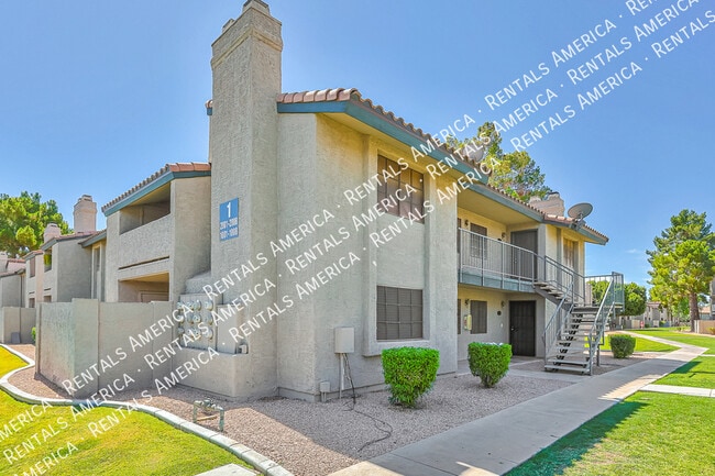 Building Photo - 533 W Guadalupe Rd