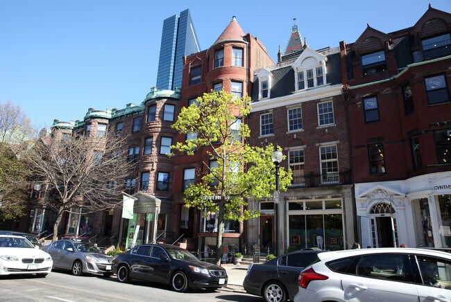 Building Photo - 160 Newbury St