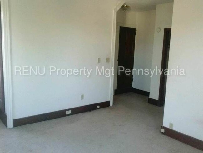 Foto del edificio - 653 Mountain View Rd