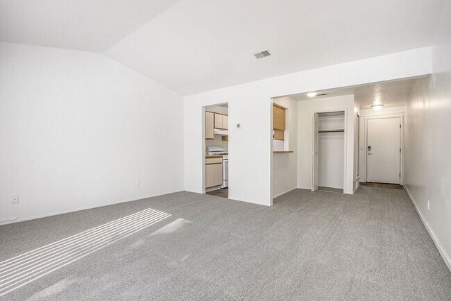 Foto del edificio - Hampton Lakes Apartments