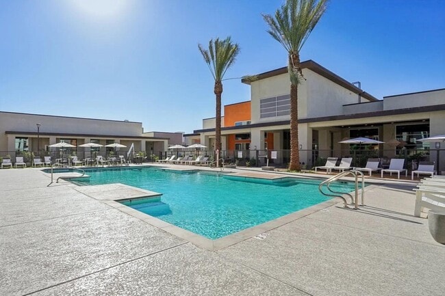 Building Photo - 1161 E O'Neil Dr