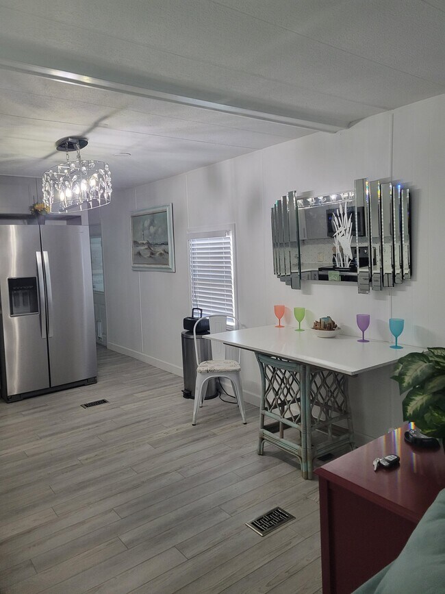 Building Photo - 6450 Floral Ct