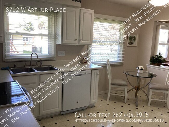 Building Photo - Single Family Home in a Great Neighborhood!
