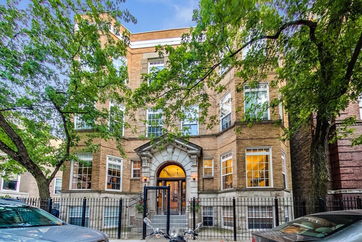 Foto principal - 825 W Cuyler Ave