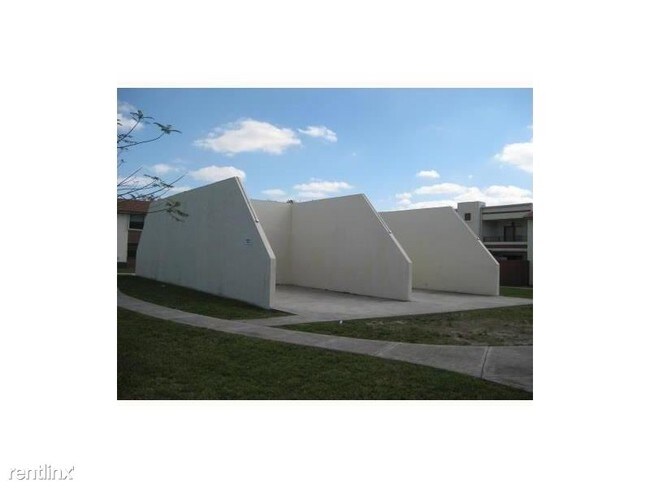 Building Photo - 10833 NW 7th St