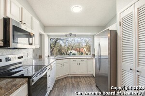 Building Photo - 12815 El Sendero St