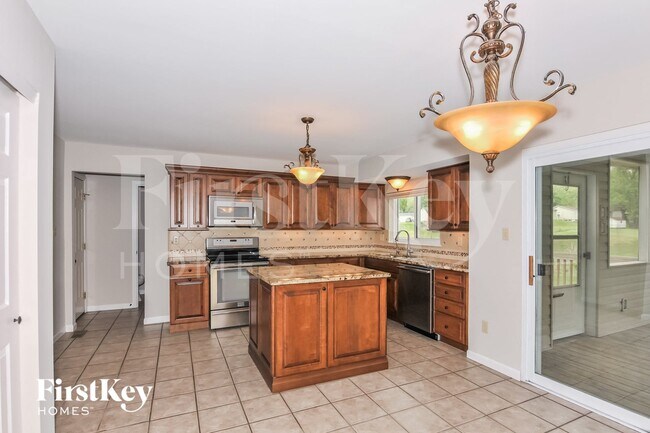 Building Photo - 338 Forest Grove Ct