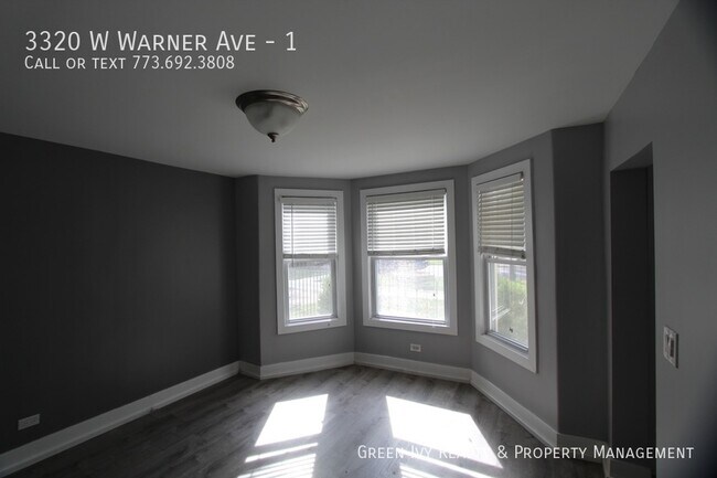 Foto del edificio - 3320 W Warner Ave