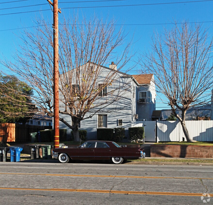 Primary Photo - 1807-1809 W Victory Blvd