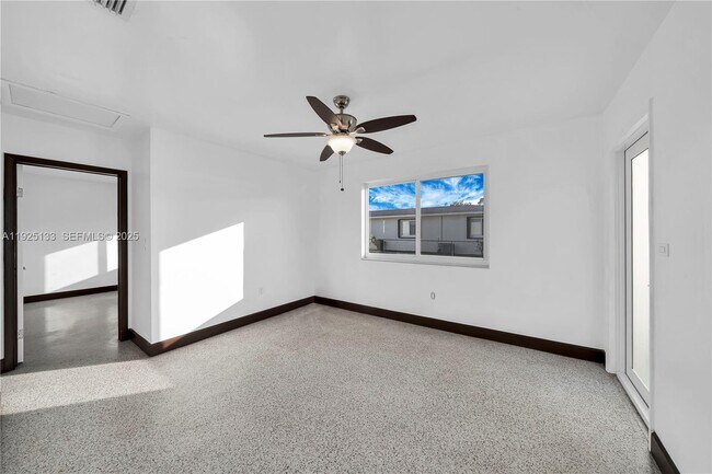 Foto del edificio - 3471 SW 3rd St