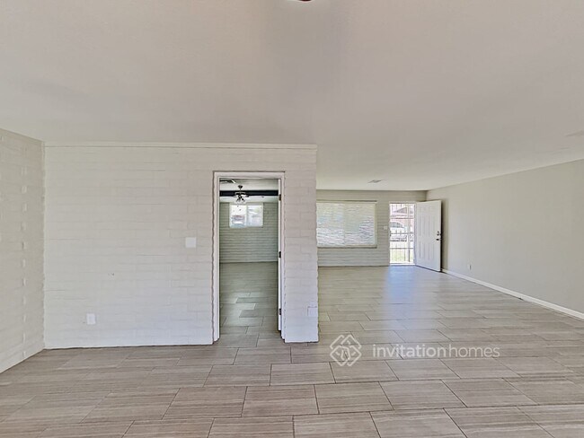 Foto del edificio - 1336 E Broadmor Dr