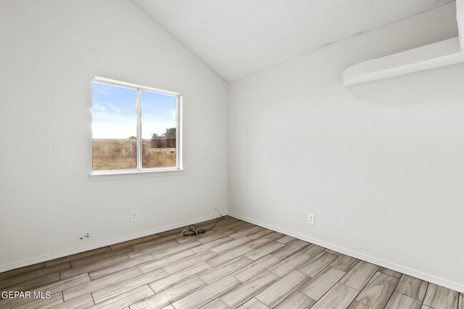 Building Photo - 4117 Tierra Bronce Dr