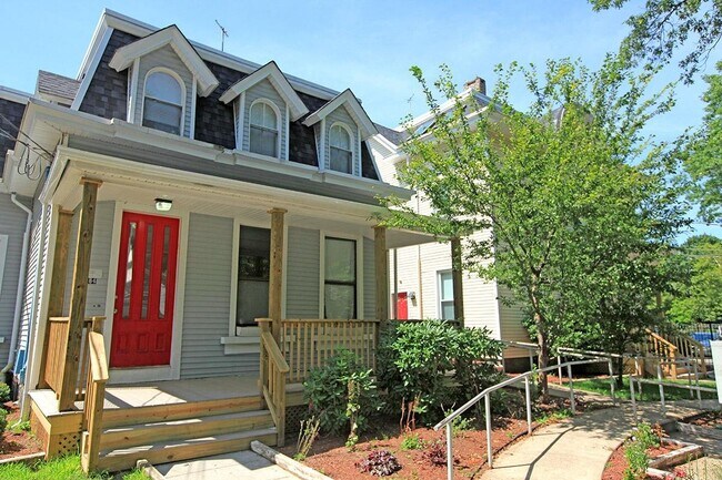Building Photo - 392 Orchard St