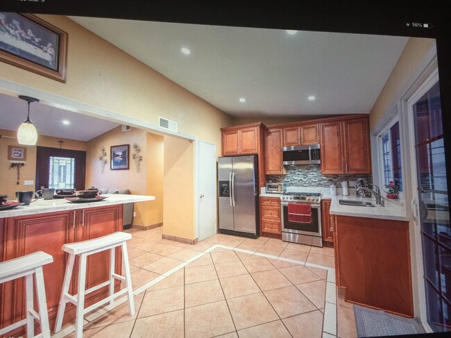 Foto del edificio - 6487 Cornell Cir