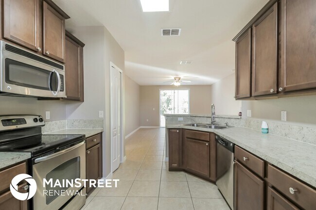 Building Photo - 4794 Ashurst St