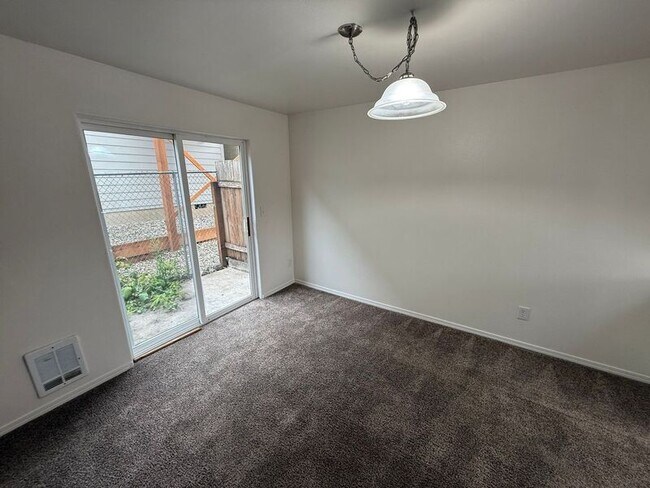 Foto del edificio - 4342 Ward Pl NE