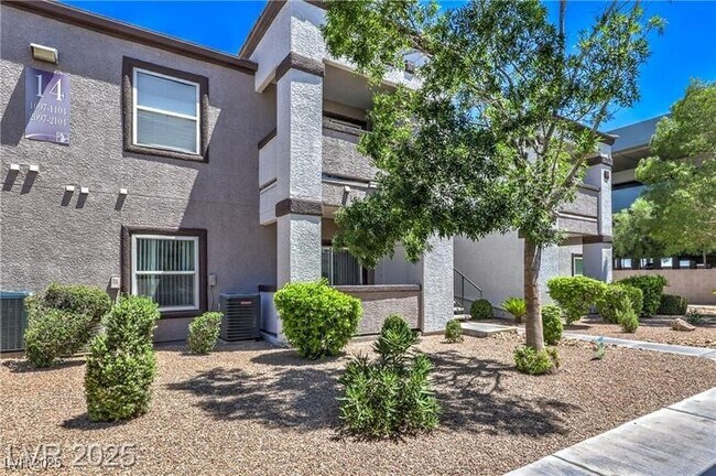 Foto del edificio - 7255 W Sunset Rd