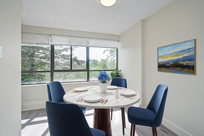 Photo du bâtiment - Westheights Place