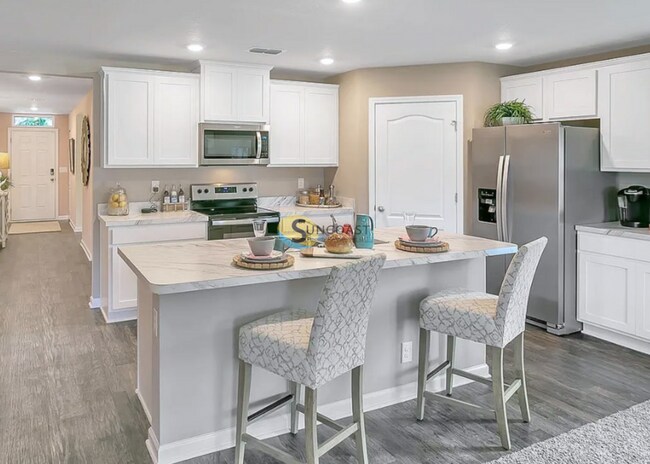 Building Photo - 19 Roxland Ln