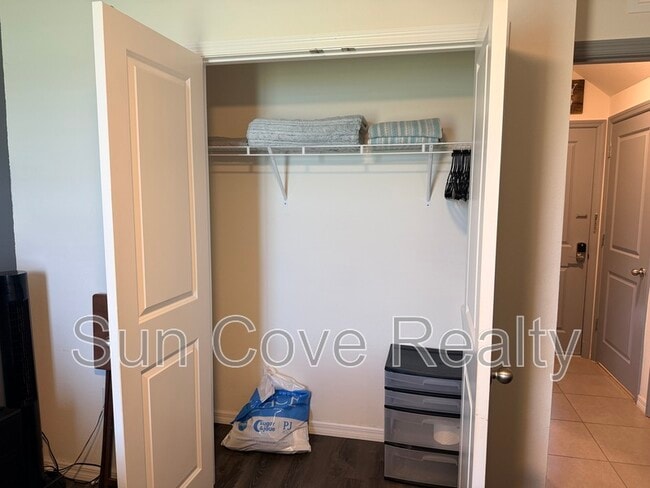 Building Photo - 8484 Bower Bass Cir