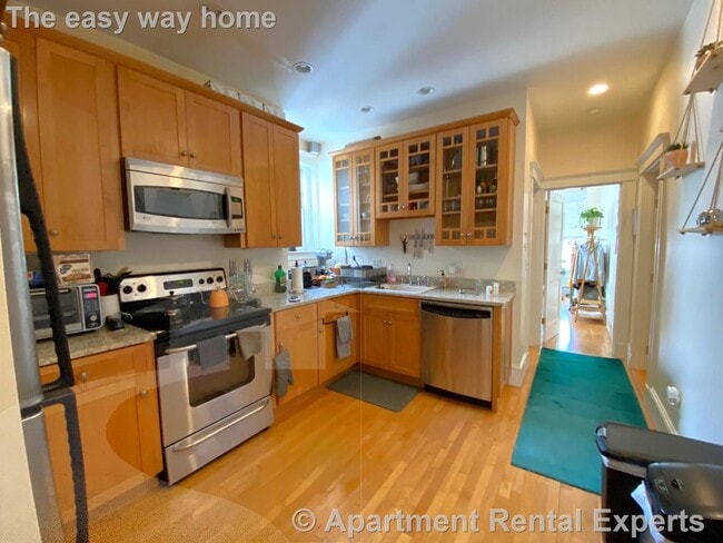 Building Photo - 2 Arlington St