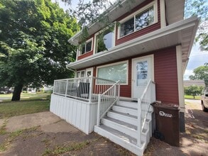 Building Photo - 866 Starr Ave