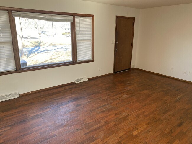 Foto del edificio - 311 Edgebrook Dr