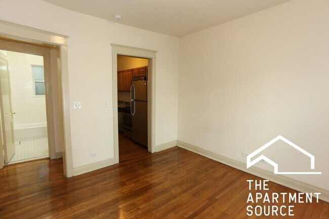 Building Photo - 4714 N Racine Ave