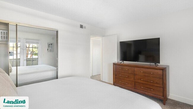 Foto del edificio - 5272 Tamarus St