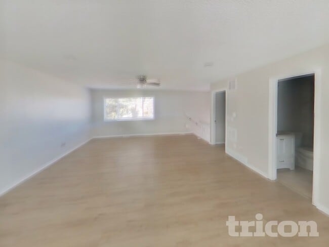 Building Photo - 6650 Brook Forest Dr