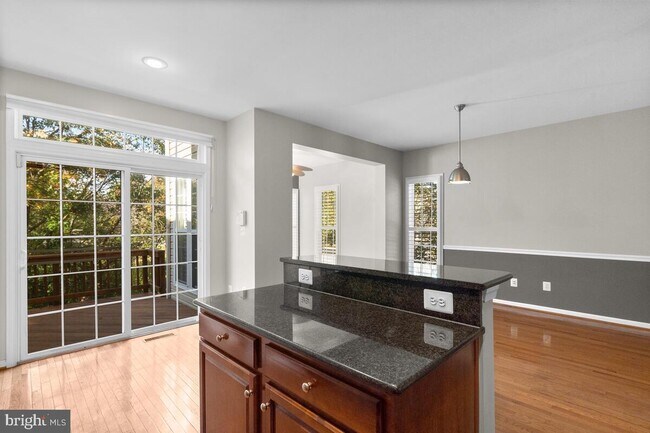 Foto del edificio - 21923 Windy Oaks Square