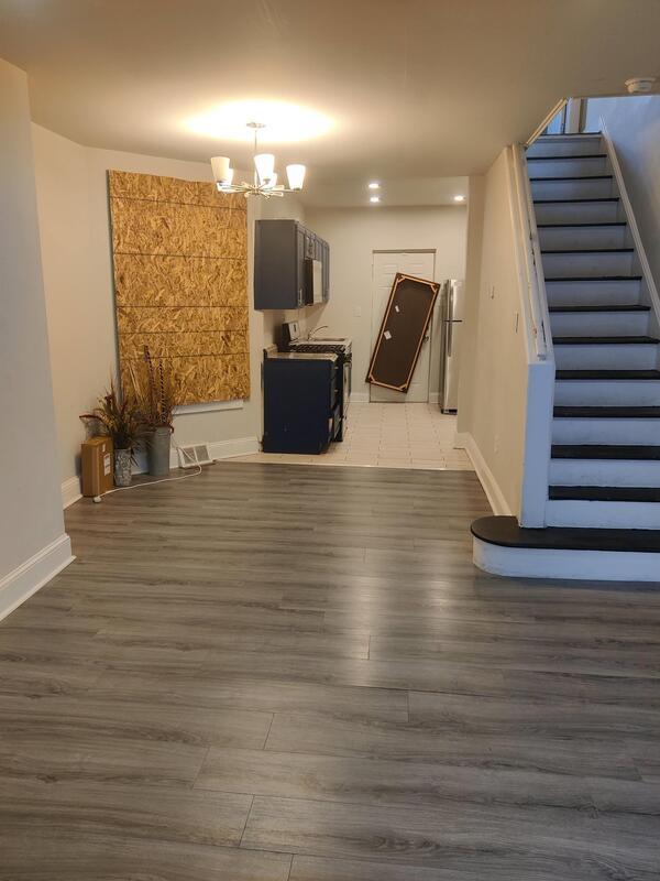 Building Photo - 5326 Glenmore Ave