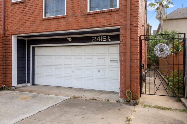 Foto del edificio - 2415 Dunlavy St