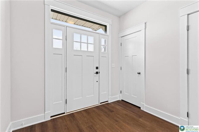 Building Photo - 1674 Best Pl