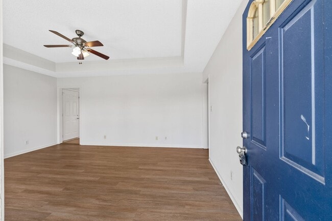 Building Photo - 3 Bedroom Pet Friendly Home For Rent Near 101st Parkway!