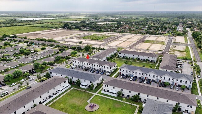 Foto del edificio - 1170 SW 7th Ct