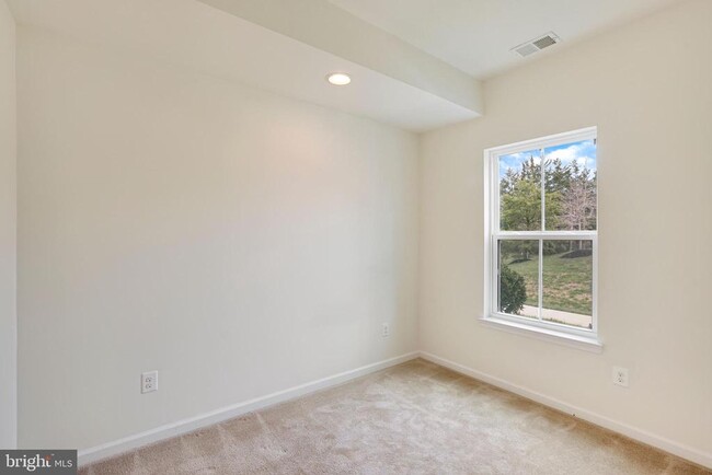 Foto del edificio - 41755 McMonagle Square