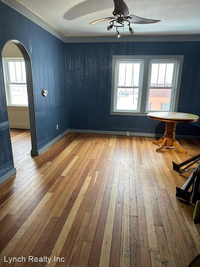 Foto del edificio - 2 br, 1 bath House - 215 E. Jefferson