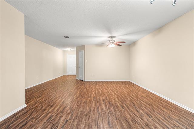 Foto del edificio - 3516 Clydesdale Dr