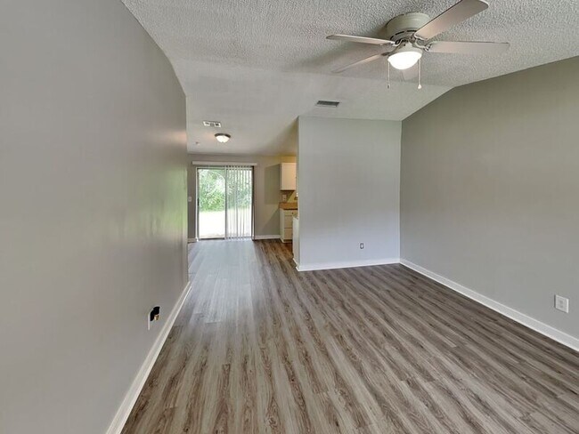 Foto del edificio - 7147 Melvin Rd