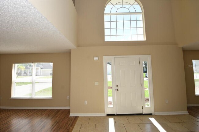 Building Photo - 27 Riverdale Ln