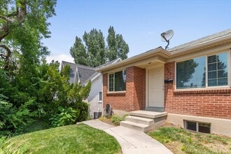 Building Photo - 1263 E Emerson Ave