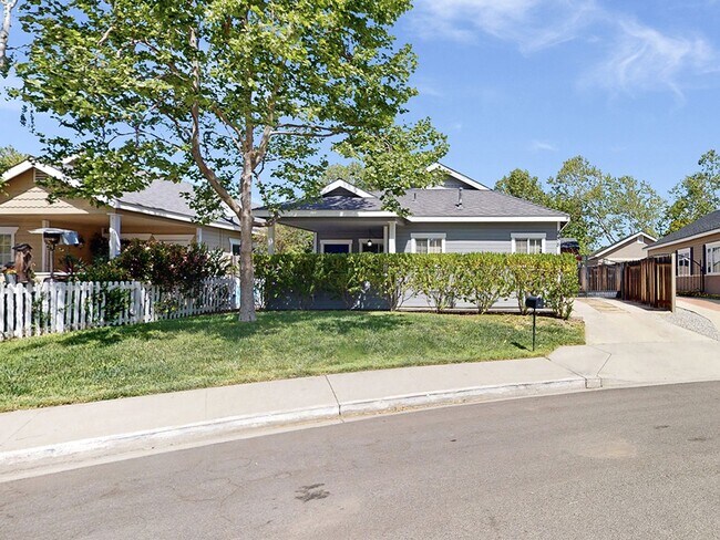 Building Photo - 888 El Capitan Way