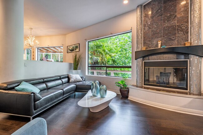 Foto del edificio - Beautiful 4 Beds and 2.5 Baths house with ...