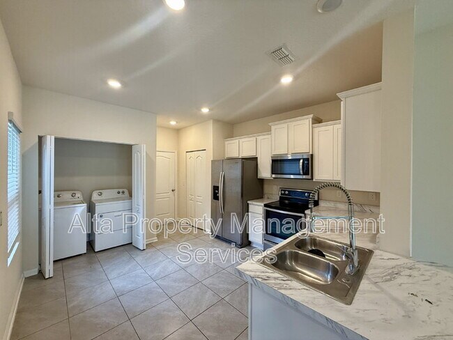 Foto del edificio - 7765 Legacy Trl