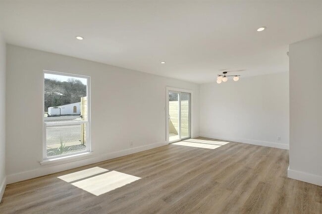 Building Photo - 1206 Hollow Creek Dr