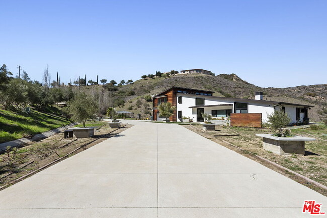 Building Photo - 31830 Lobo Canyon Rd