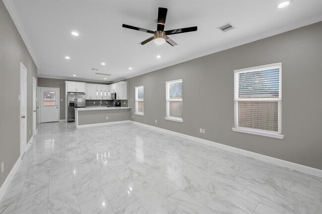 Foto del edificio - 5807 Southmund St